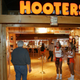 Illustration for article titled Hooters will shred your ex’em/ems photo, then give you free wings for Valentine’em/ems Dayem/em